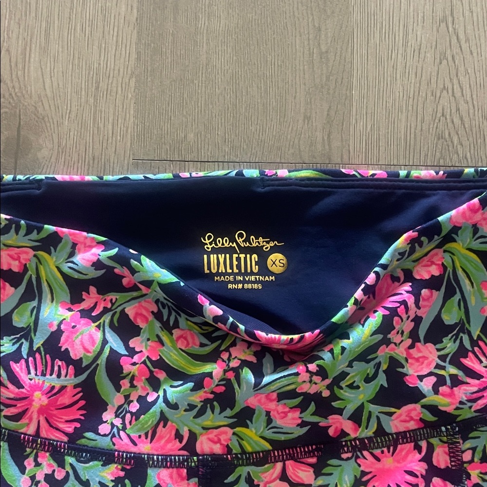 Lilly Pulitzer Pink and Green Floral Leggings XS NEW - Picture 2 of 9